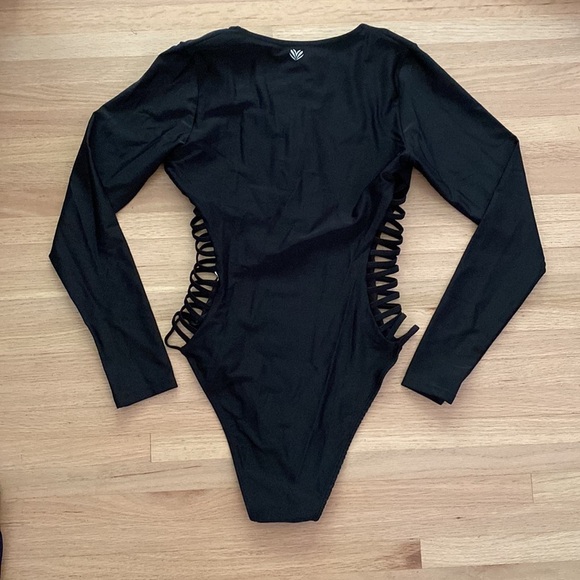 Forever 21 sexy swimsuit wetsuit one piece - Picture 6 of 7